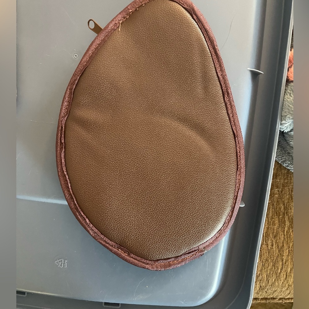 Small Avocado pencil case - Picture 2 of 3